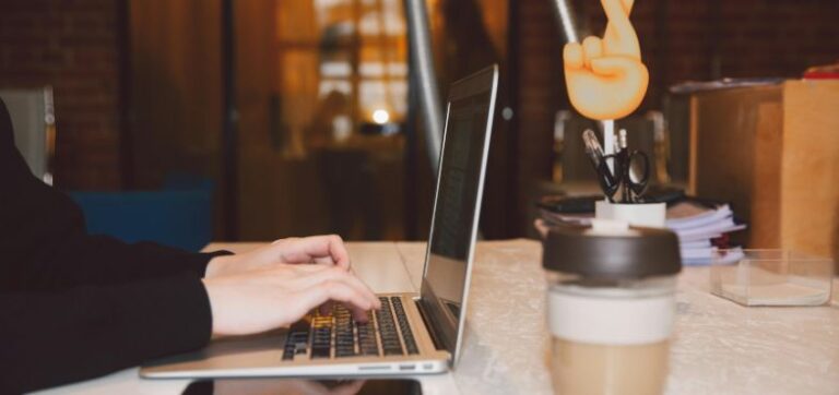 From Virtual Assistants to Self-Driving Cars: Real-World Applications of AI