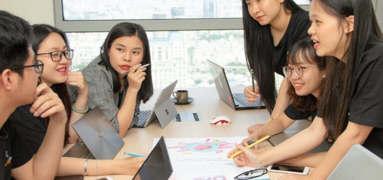 Building AI-Fluent Data Teams: 5 Steps for Modern Businesses