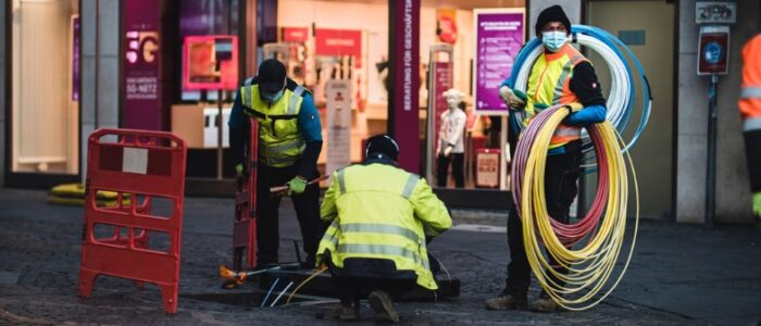 Why Modern Data Centers Depend on Enterprise Fiber Optic Networking